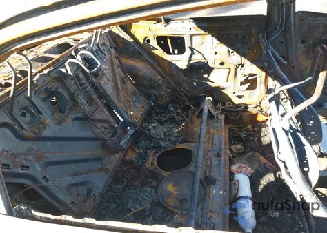 2017 Toyota Corolla Le z USA, uszkodzony, nr VIN 5YFBURHE5HP681503